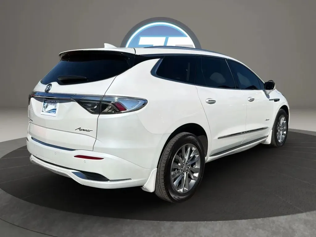 Buick Enclave photo 18