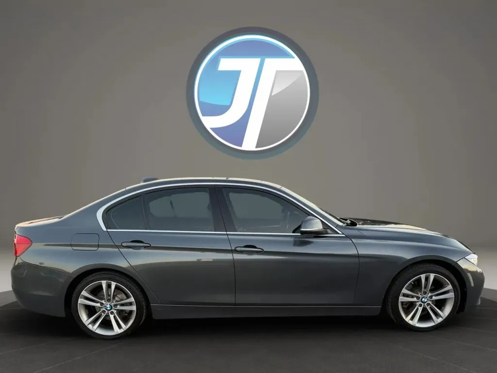 BMW 3 Series photo 6