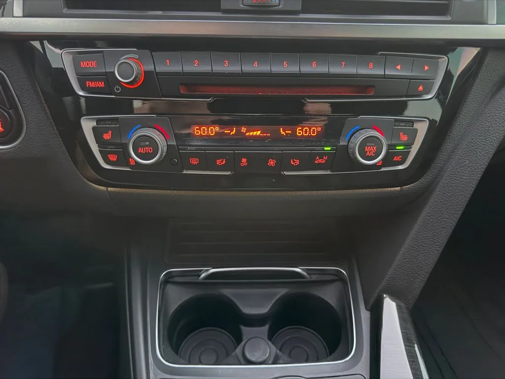 BMW 3 Series photo 29