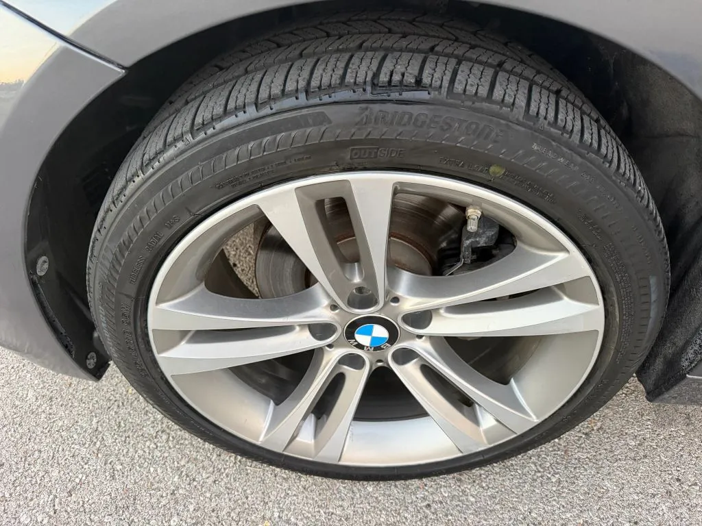 BMW 3 Series photo 22