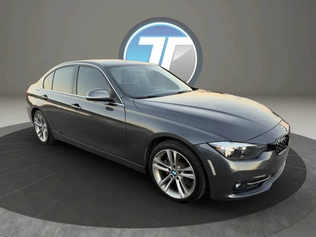 BMW 3 Series photo 7