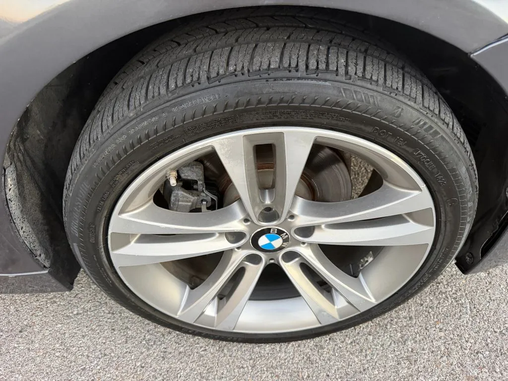 BMW 3 Series photo 25