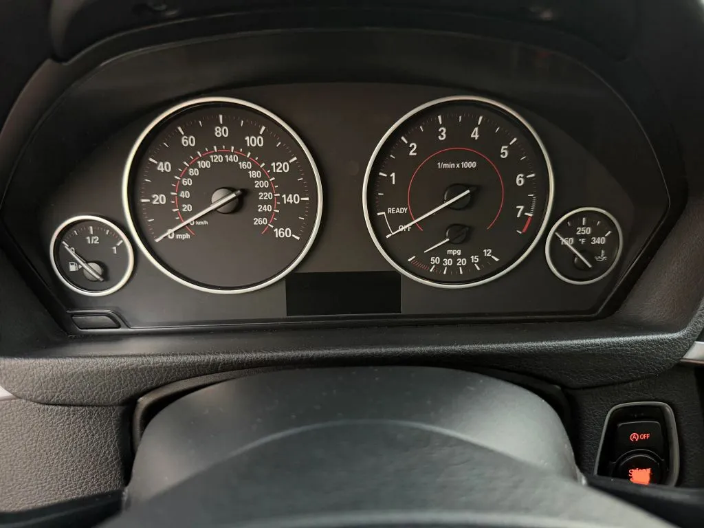 BMW 3 Series photo 26