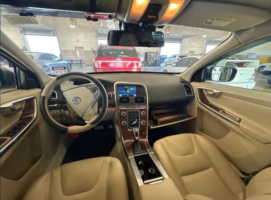 Volvo XC60 photo 6