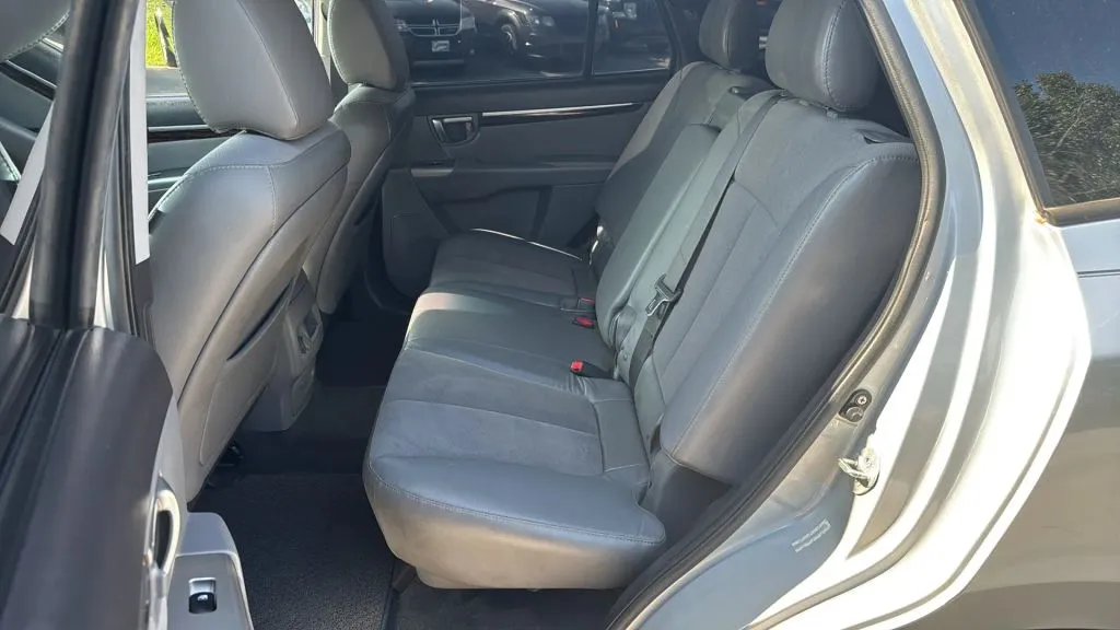 2010 Hyundai Santa Fe SE Sport photo 26