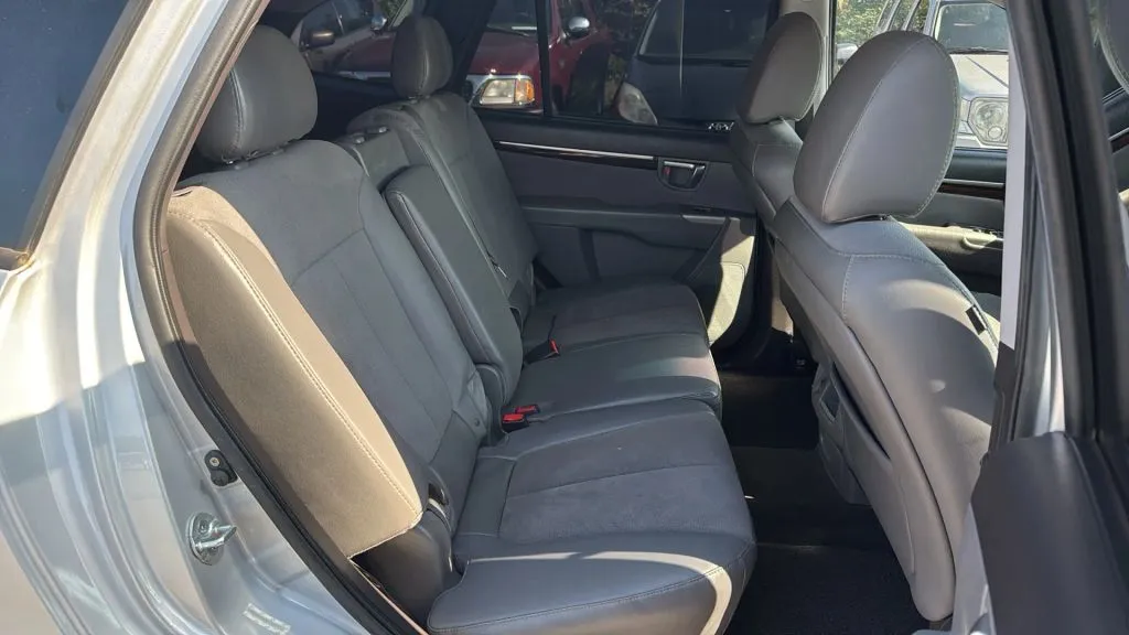 2010 Hyundai Santa Fe SE Sport photo 14