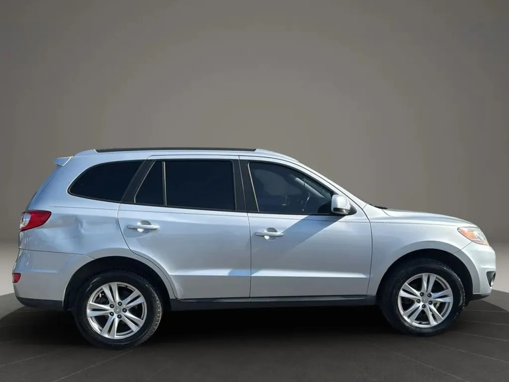 2010 Hyundai Santa Fe SE Sport photo 25
