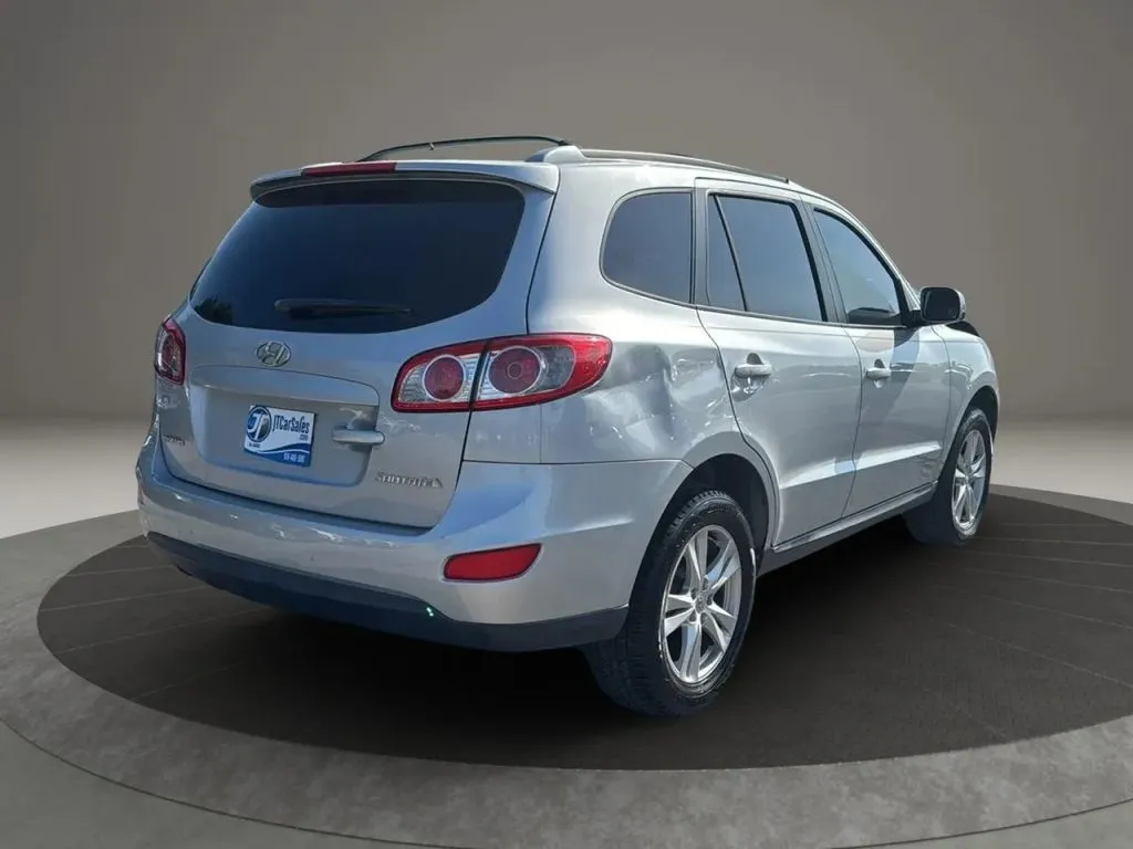 2010 Hyundai Santa Fe SE Sport photo 2