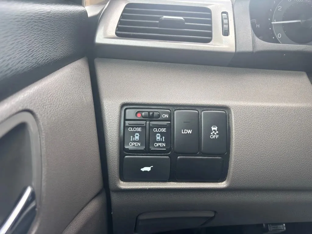 2015 Honda Odyssey EX-L photo 30