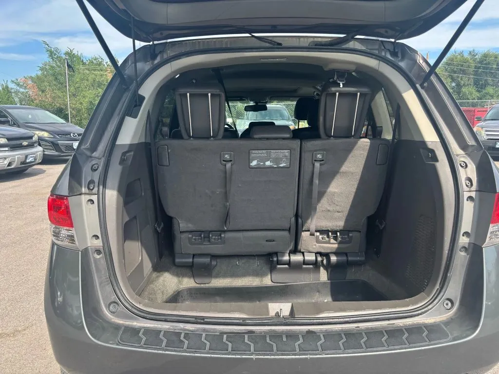 2015 Honda Odyssey EX-L photo 25