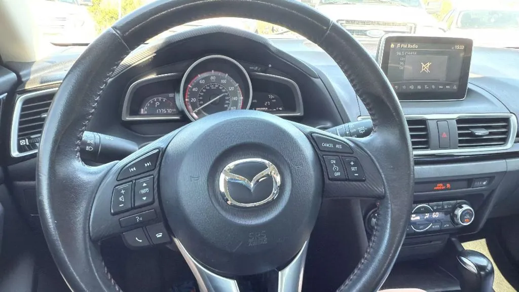 2014 Mazda Mazda3 Grand Touring Hatchback photo 14