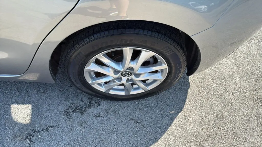 2014 Mazda Mazda3 Grand Touring Hatchback photo 19
