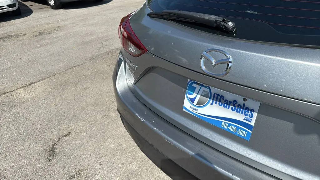 2014 Mazda Mazda3 Grand Touring Hatchback photo 17