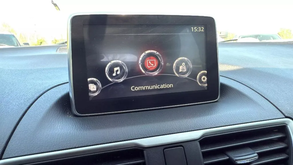 2014 Mazda Mazda3 Grand Touring Hatchback photo 11
