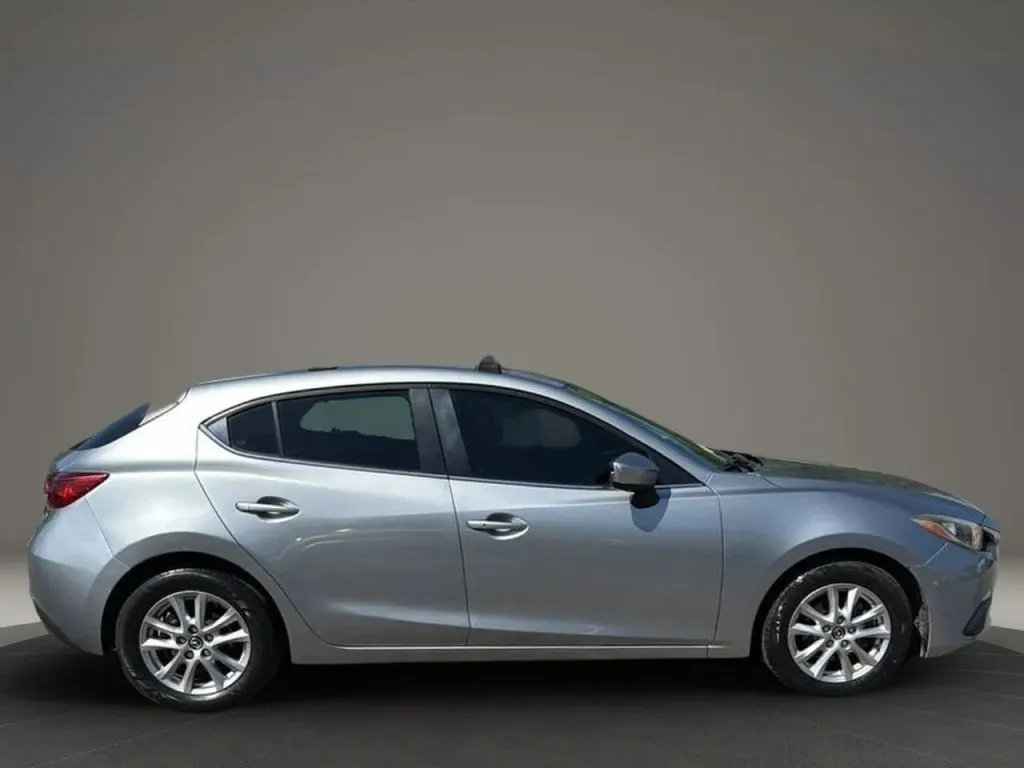 2014 Mazda Mazda3 Grand Touring Hatchback photo 20