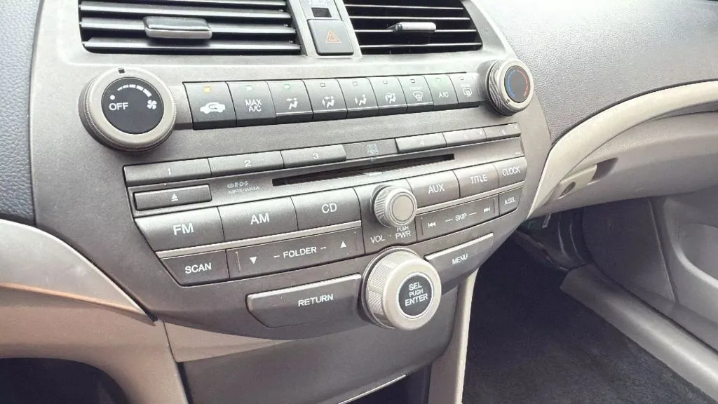 2012 Honda Accord LX-P photo 27