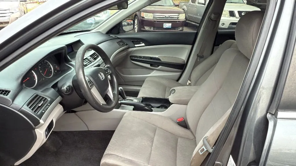 2012 Honda Accord LX-P photo 22
