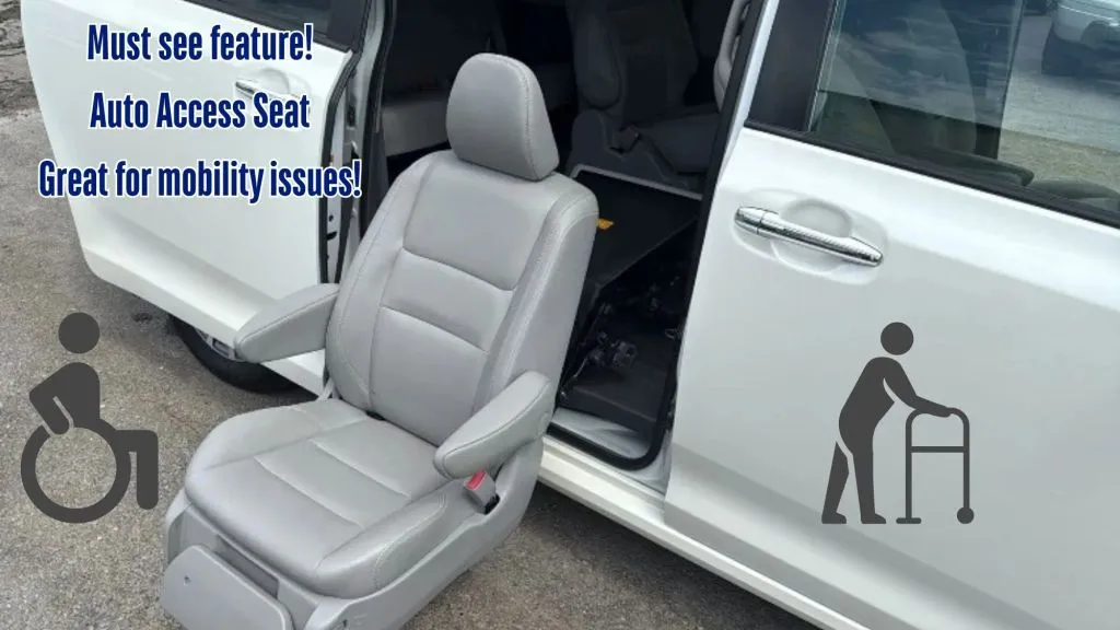 2019 Toyota Sienna XLE photo 31