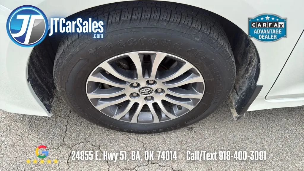 2019 Toyota Sienna XLE photo 14