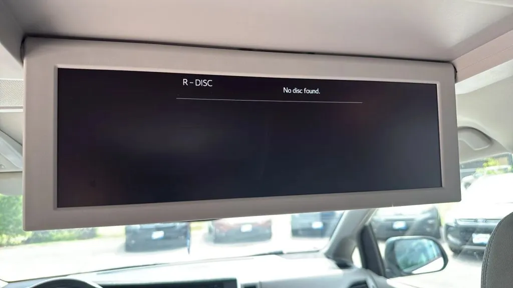 2019 Toyota Sienna XLE photo 9