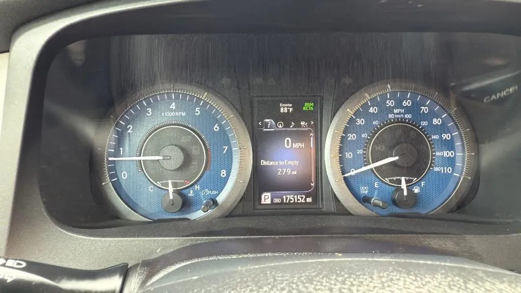 2019 Toyota Sienna XLE photo 7