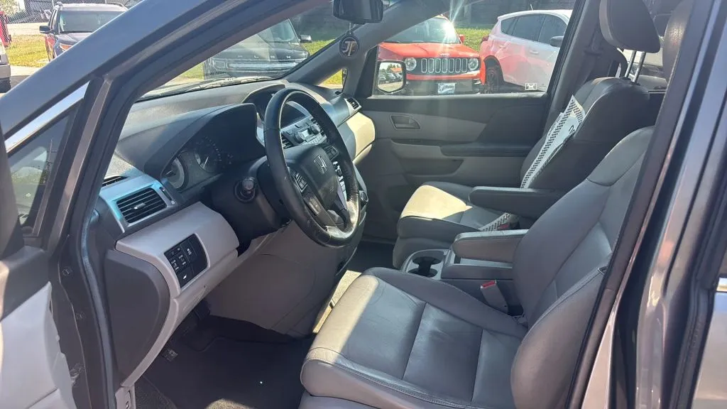2012 Honda Odyssey EX-L photo 18