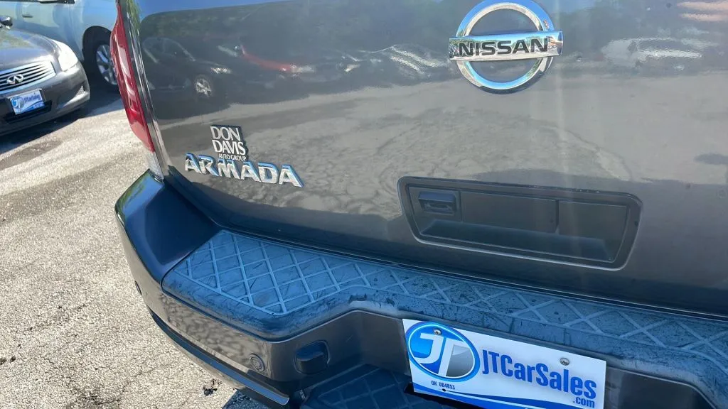 2011 Nissan Armada SL photo 24