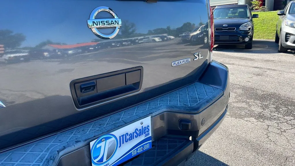 2011 Nissan Armada SL photo 4