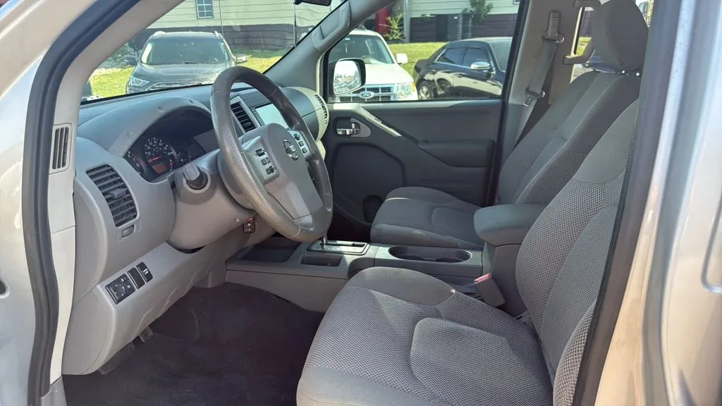 2019 Nissan Frontier Crew Cab SV photo 21