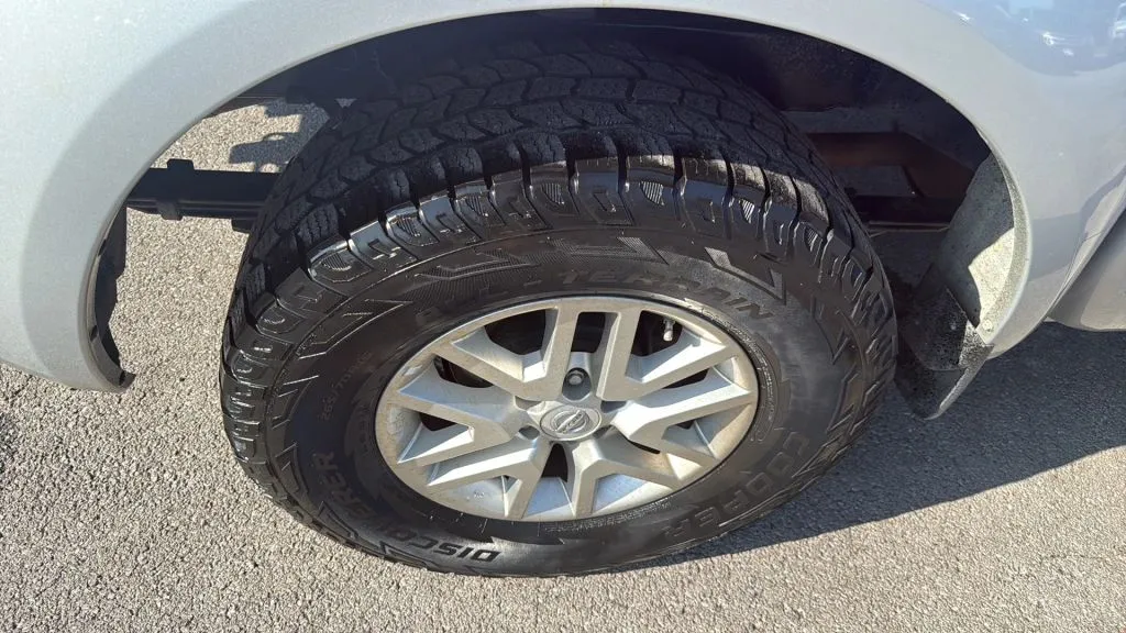 2019 Nissan Frontier Crew Cab SV photo 17