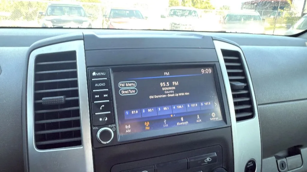 2019 Nissan Frontier Crew Cab SV photo 13