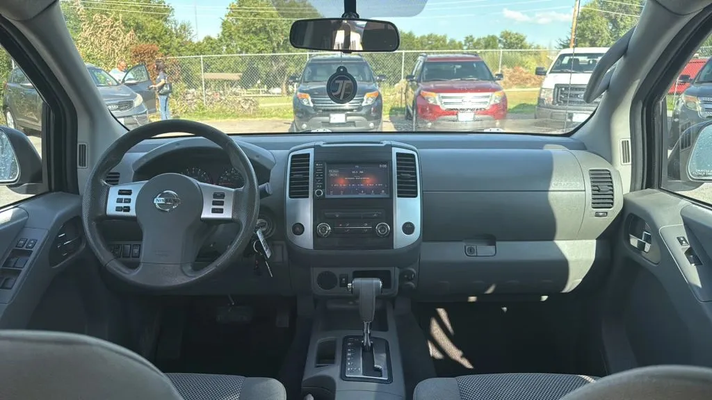 2019 Nissan Frontier Crew Cab SV photo 6