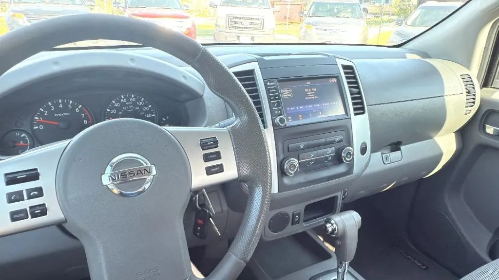 2019 Nissan Frontier Crew Cab SV photo 8