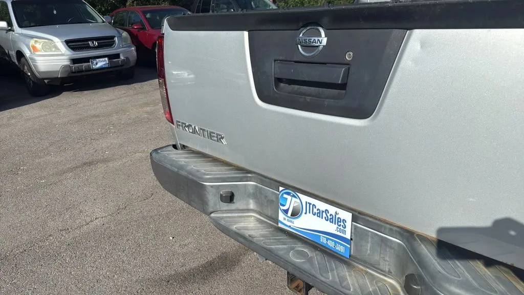 2019 Nissan Frontier Crew Cab SV photo 16