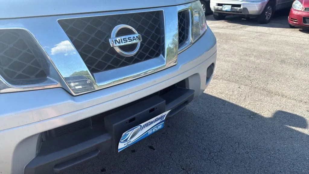 2019 Nissan Frontier Crew Cab SV photo 14