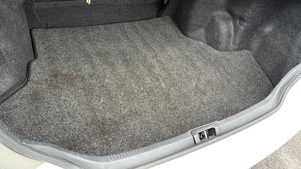 2016 Toyota Camry LE photo 20