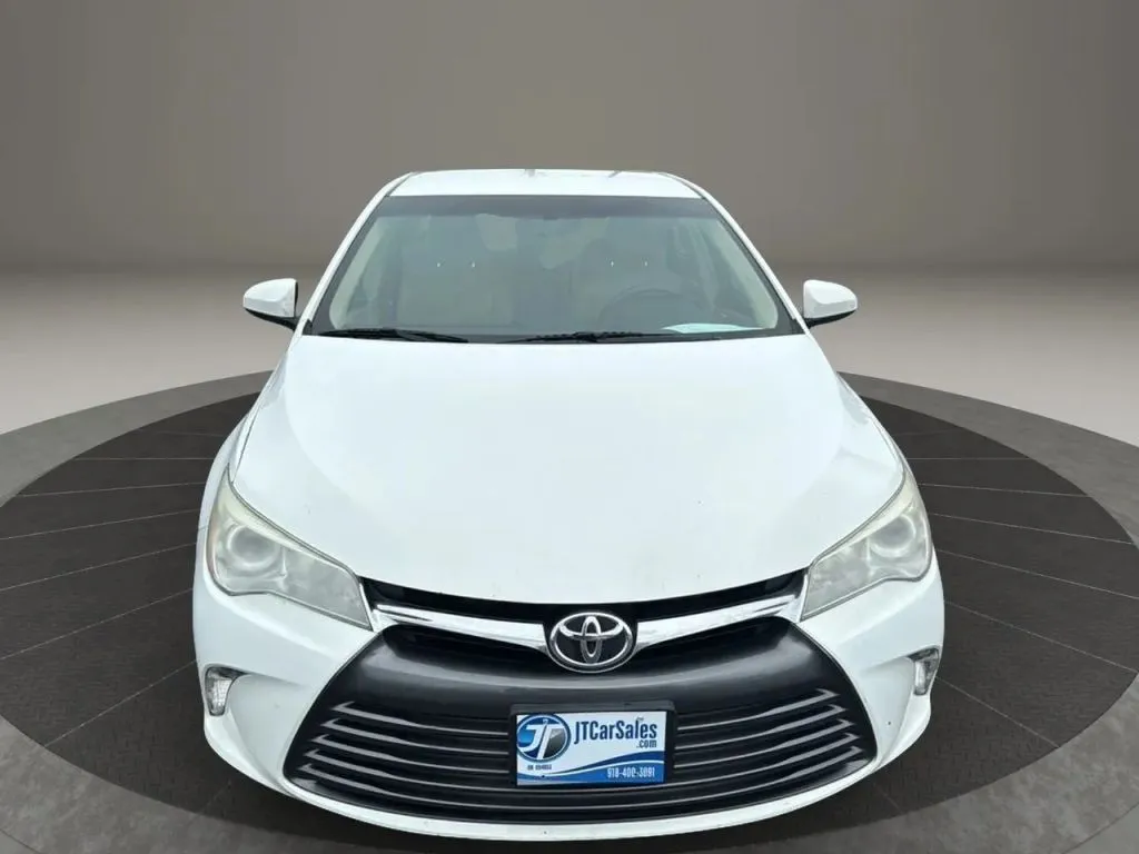 2016 Toyota Camry LE photo 7