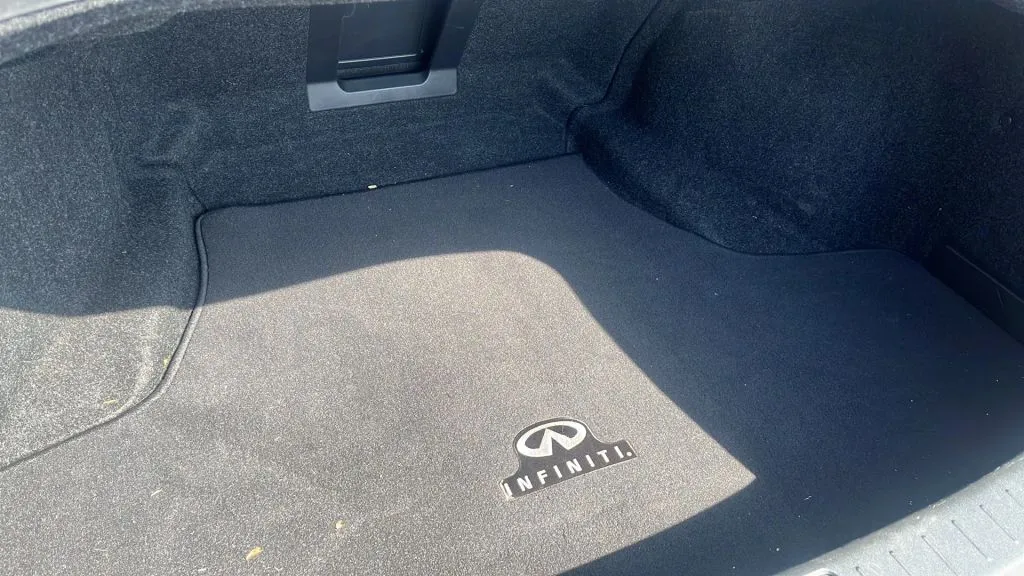 2017 Infiniti Q70 3.7 photo 32