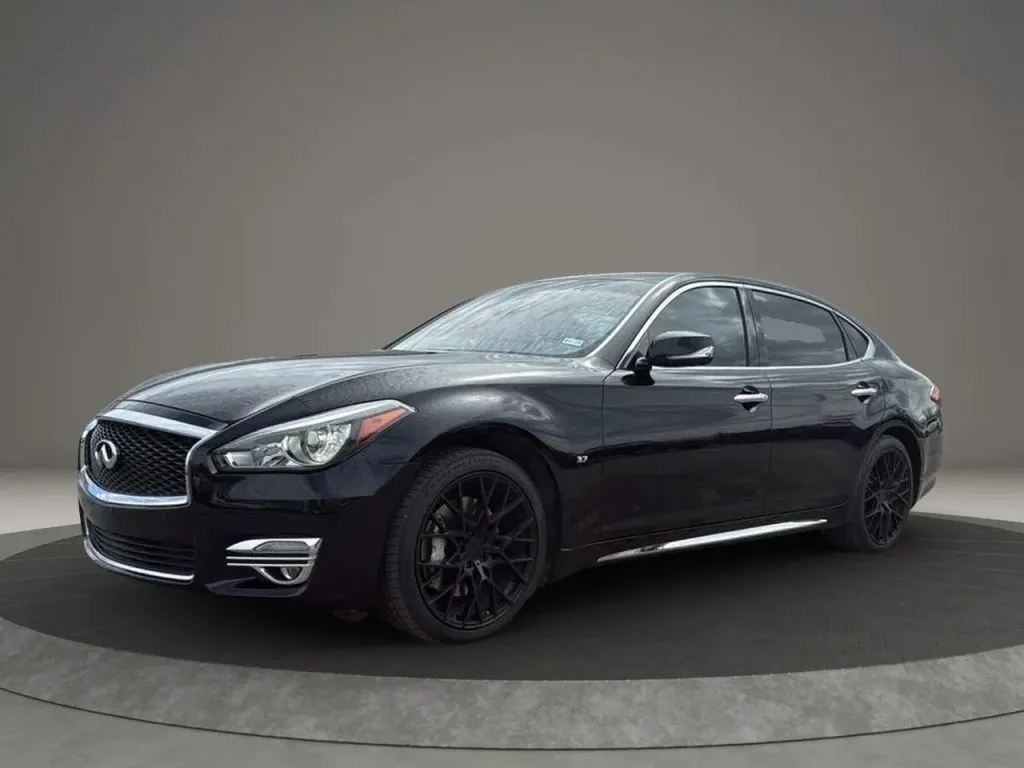 2017 Infiniti Q70 3.7 photo 15