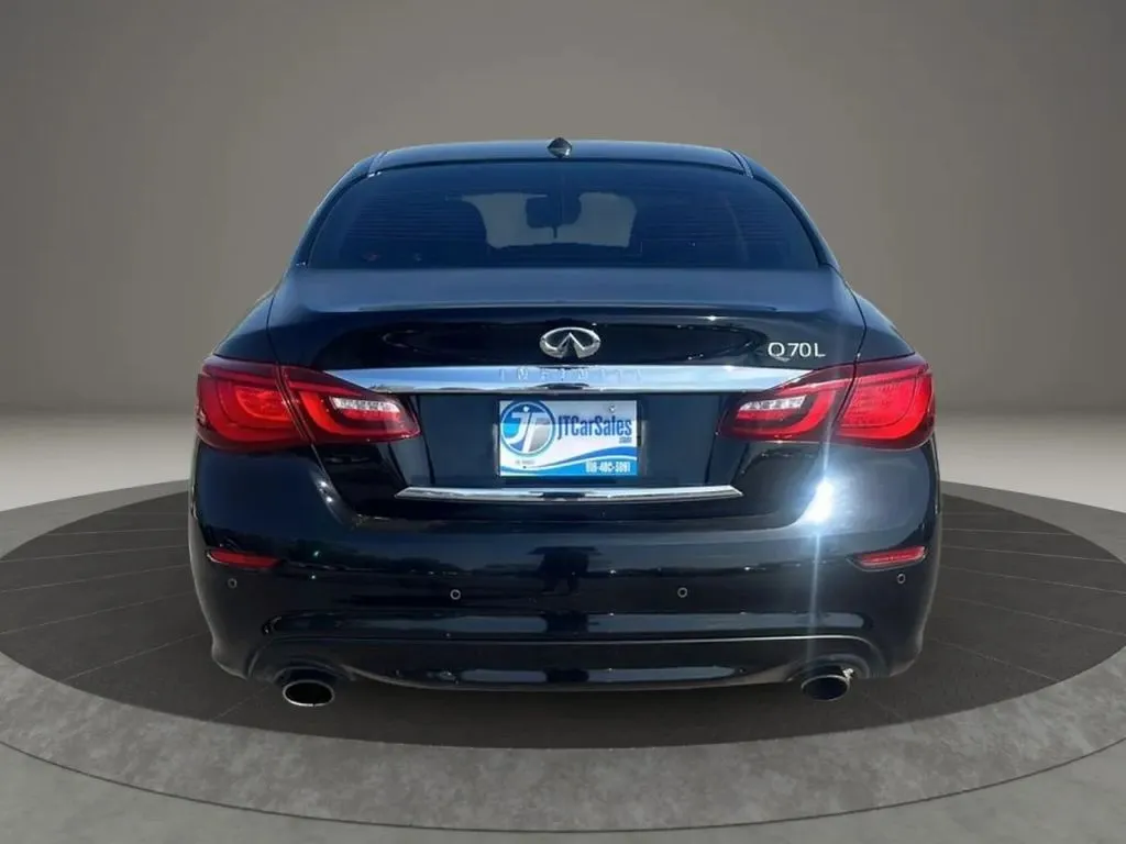 2017 Infiniti Q70 3.7 photo 7