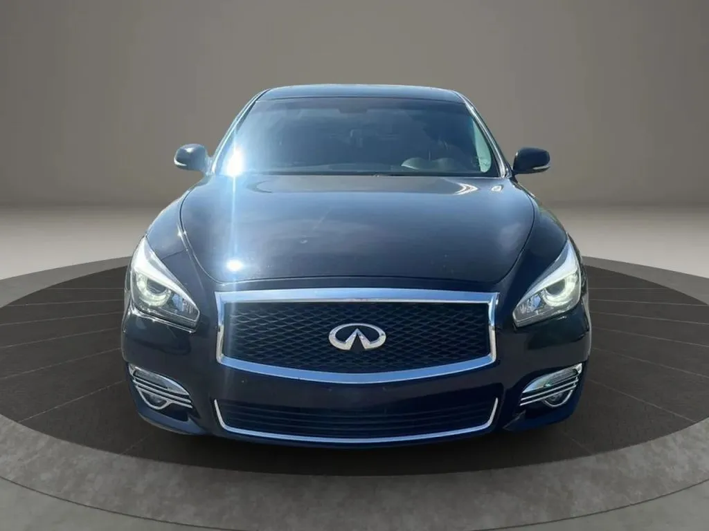 2017 Infiniti Q70 3.7 photo 35