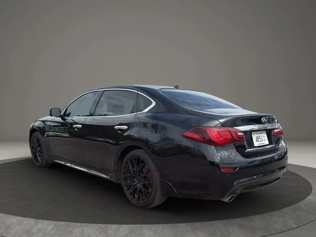 2017 Infiniti Q70 3.7 photo 31
