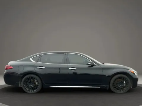 Another view of 2017 INFINITI Q70 L 3.7 Sedan 4D for sale in Broken Arrow, OK at JT Wholesale Auto, Inc.