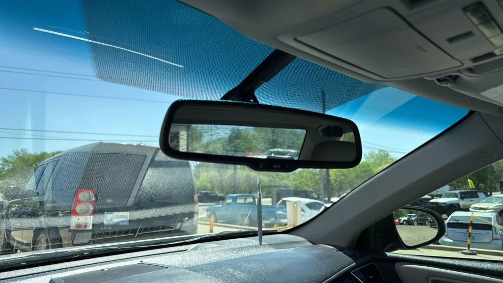 2015 Toyota Camry XLE photo 22