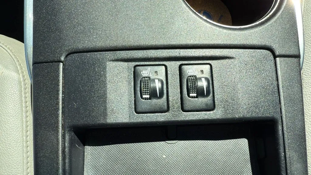 2015 Toyota Camry XLE photo 14
