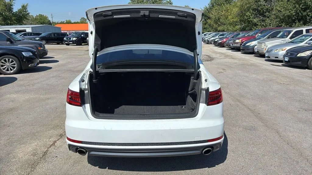 2017 Audi A4 Ultra Premium photo 6