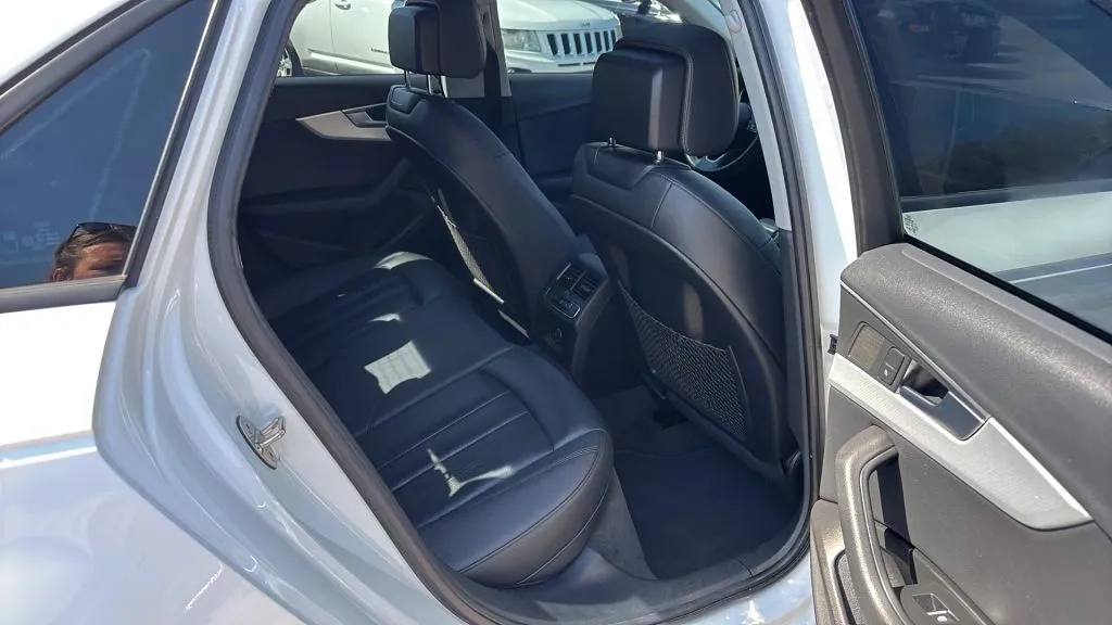 2017 Audi A4 Ultra Premium photo 17