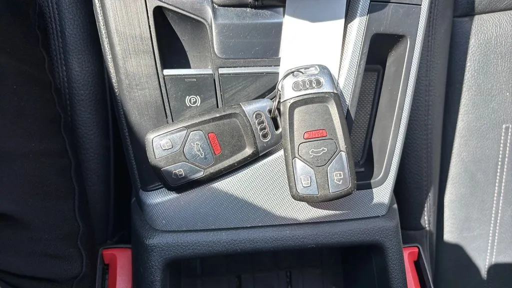 2017 Audi A4 Ultra Premium photo 18