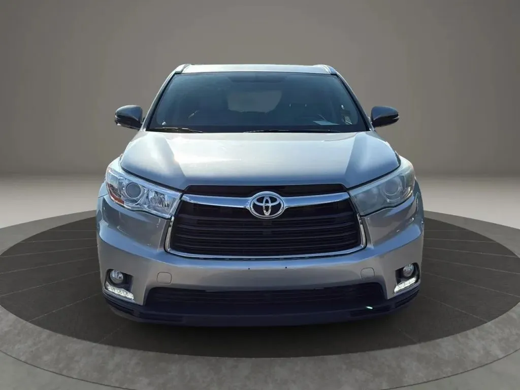 2015 Toyota Highlander Limited Sport photo 2