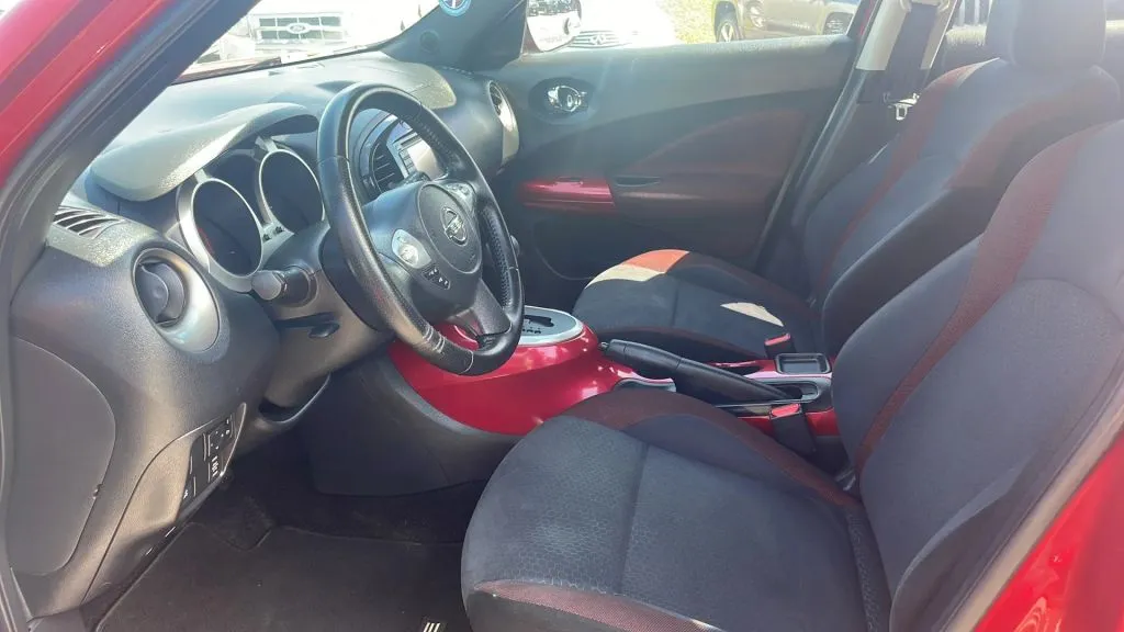 2012 Nissan Juke SV photo 24